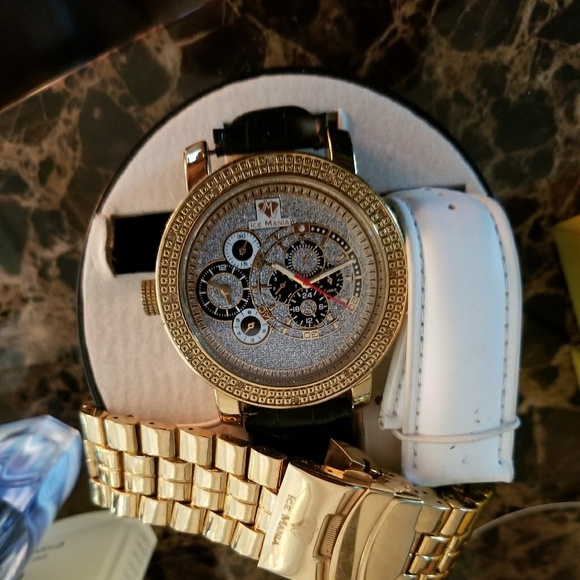 Watch - Picture 1 of 4